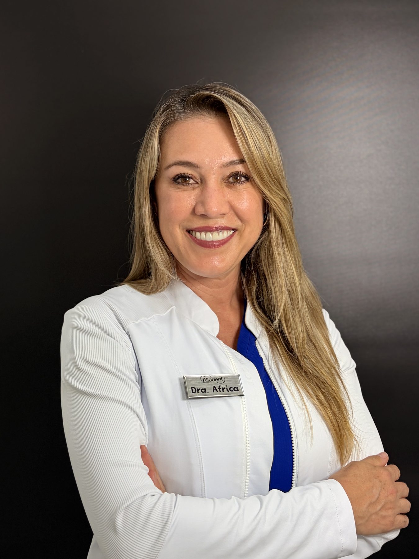 Dra. África Aranda, fundadora de Alfadent Cancún