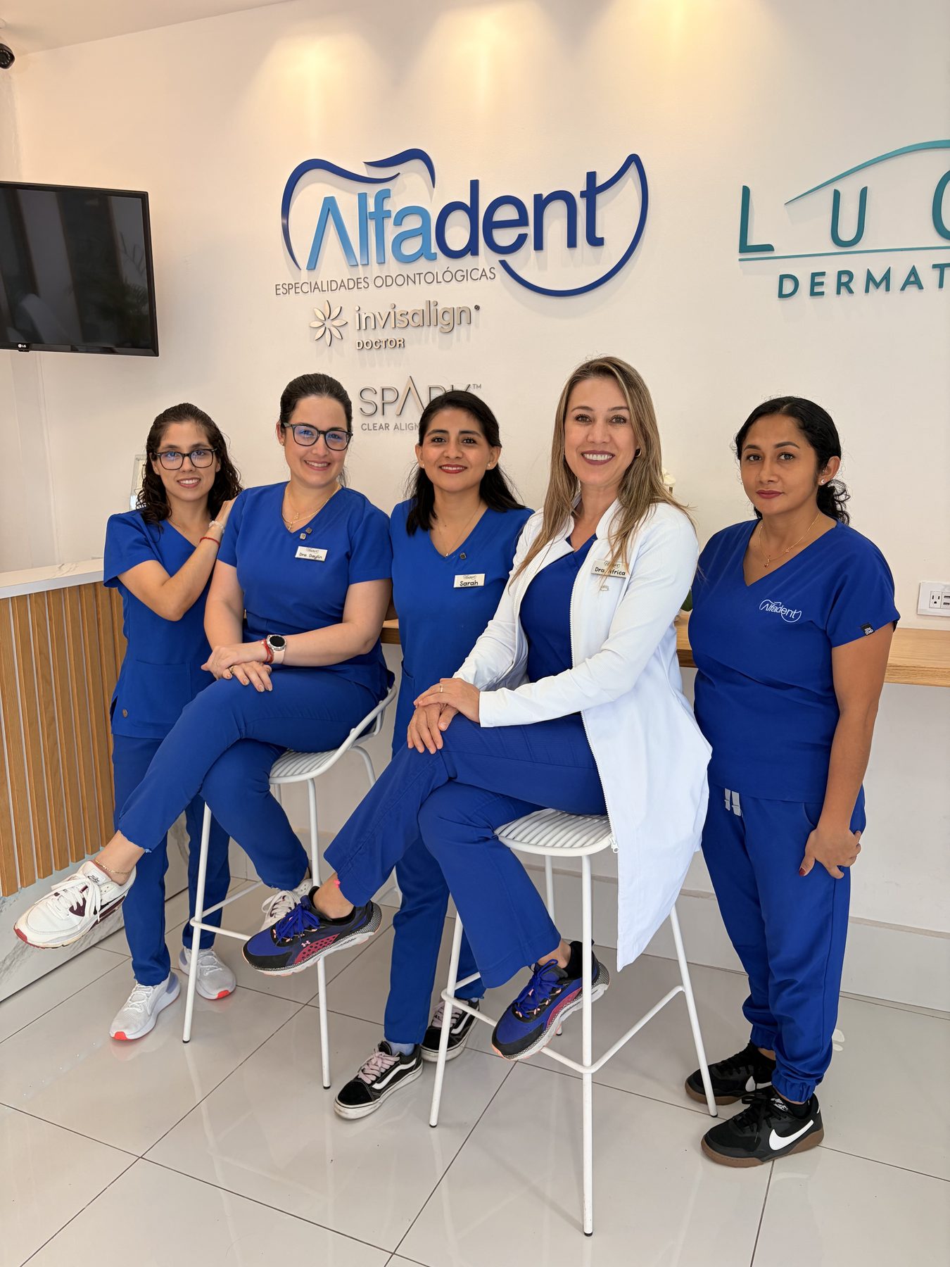 Equipo Alfadent en la clínica de Cancún