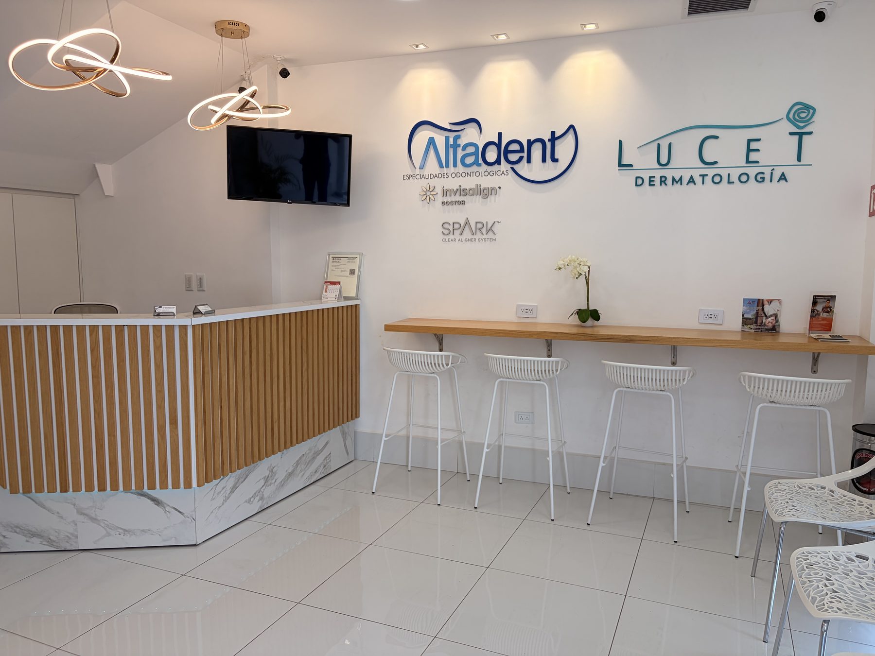 Sala de espera de Alfadent en Cancún